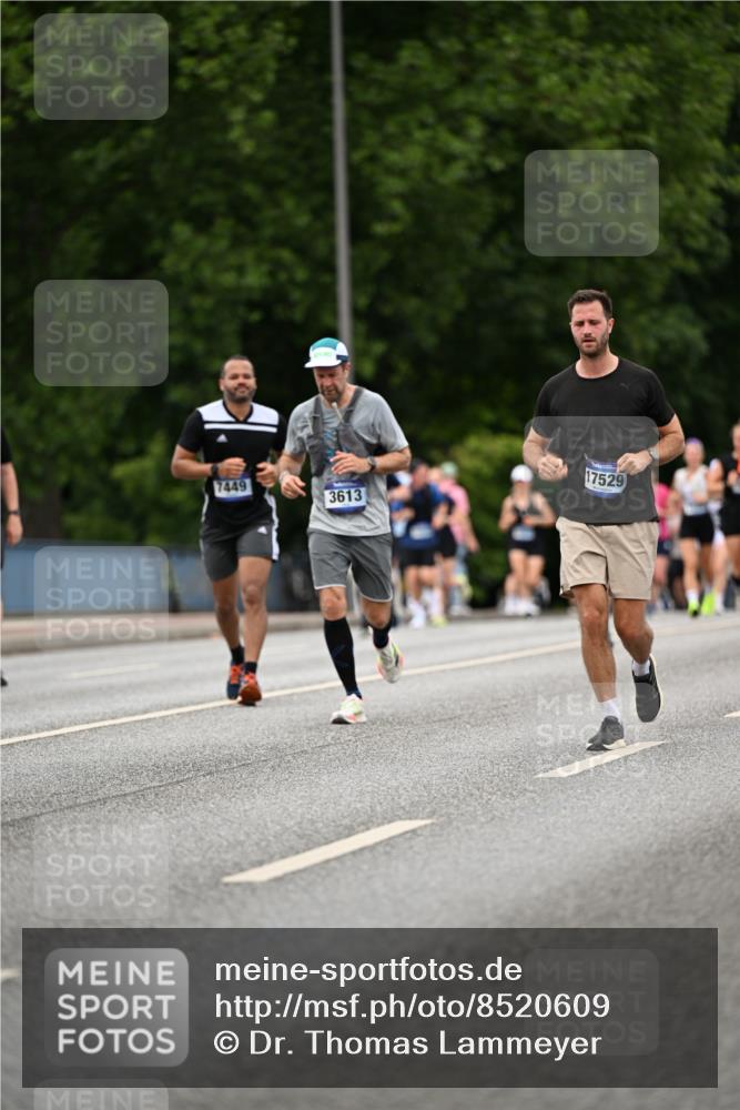29.06.2025 - hella hamburg halbmarathon Dr. Thomas Lammeyer http://msf.ph/oto/8520609 29.06.2025 10:33:54 Kennedybrücke 1192, 1661, 1694, 1869, 2699, 3613, 4580, 4700, 4982, 5063, 5249, 5250, 5322, 6418, 6598, 7449, 8388, 10068, 10162, 10641, 11376 meine-sportfotos.de