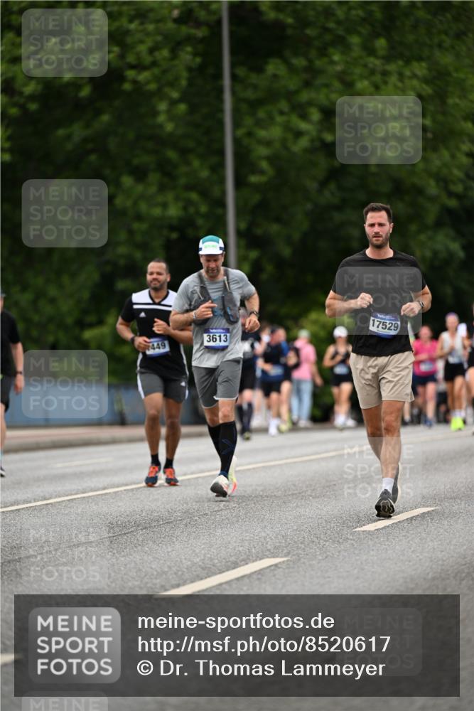 29.06.2025 - hella hamburg halbmarathon Dr. Thomas Lammeyer http://msf.ph/oto/8520617 29.06.2025 10:33:54 Kennedybrücke 1192, 1661, 1694, 1869, 2699, 3613, 4580, 4700, 4982, 5063, 5249, 5250, 5322, 6418, 6598, 7449, 8388, 10068, 10162, 10641, 11376 meine-sportfotos.de