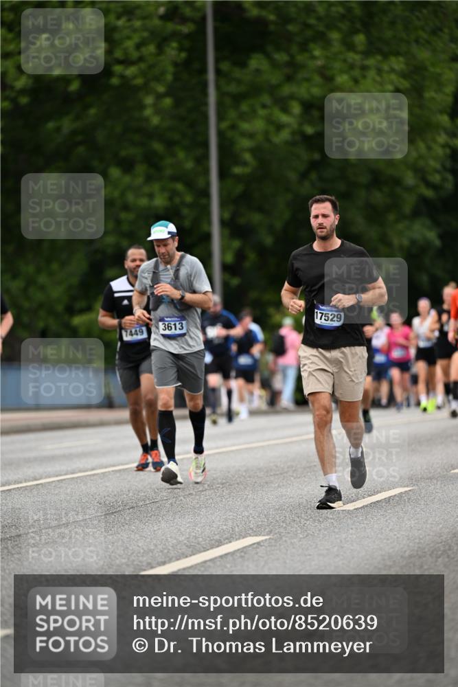 29.06.2025 - hella hamburg halbmarathon Dr. Thomas Lammeyer http://msf.ph/oto/8520639 29.06.2025 10:33:54 Kennedybrücke 1192, 1661, 1694, 1869, 2699, 3613, 4580, 4700, 4982, 5063, 5249, 5250, 5322, 6418, 6598, 7449, 8388, 10068, 10162, 10641, 11376 meine-sportfotos.de