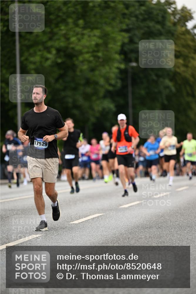 29.06.2025 - hella hamburg halbmarathon Dr. Thomas Lammeyer http://msf.ph/oto/8520648 29.06.2025 10:33:55 Kennedybrücke 1192, 1661, 1694, 1869, 2699, 3613, 4580, 4700, 4982, 5063, 5249, 5250, 5322, 6418, 6598, 7449, 8388, 10068, 10162, 10641, 11376 meine-sportfotos.de