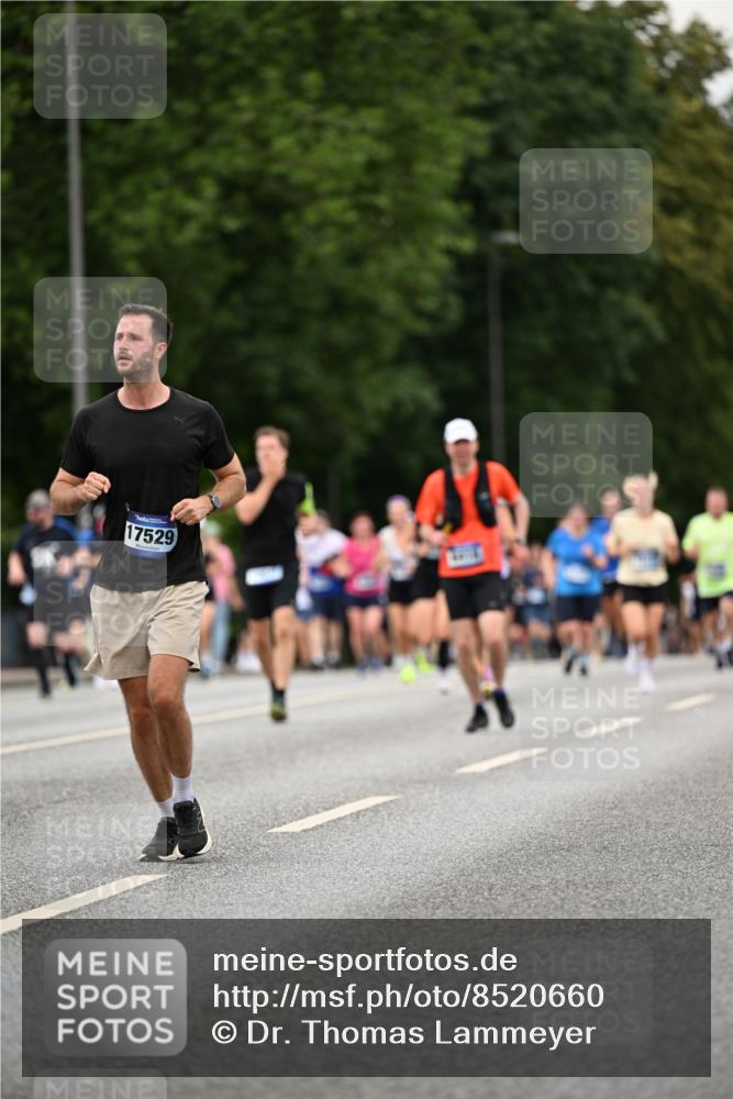 29.06.2025 - hella hamburg halbmarathon Dr. Thomas Lammeyer http://msf.ph/oto/8520660 29.06.2025 10:33:55 Kennedybrücke 1192, 1661, 1694, 1869, 2699, 3613, 4580, 4700, 4982, 5063, 5249, 5250, 5322, 6418, 6598, 7449, 8388, 10068, 10162, 10641, 11376 meine-sportfotos.de
