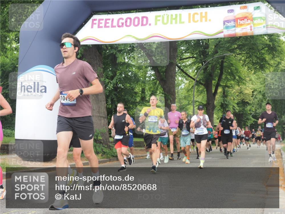 29.06.2025 - hella hamburg halbmarathon KatJ http://msf.ph/oto/8520668 29.06.2025 10:49:45 Zwischen KM18-KM19 1126, 1724, 6311, 8469 meine-sportfotos.de