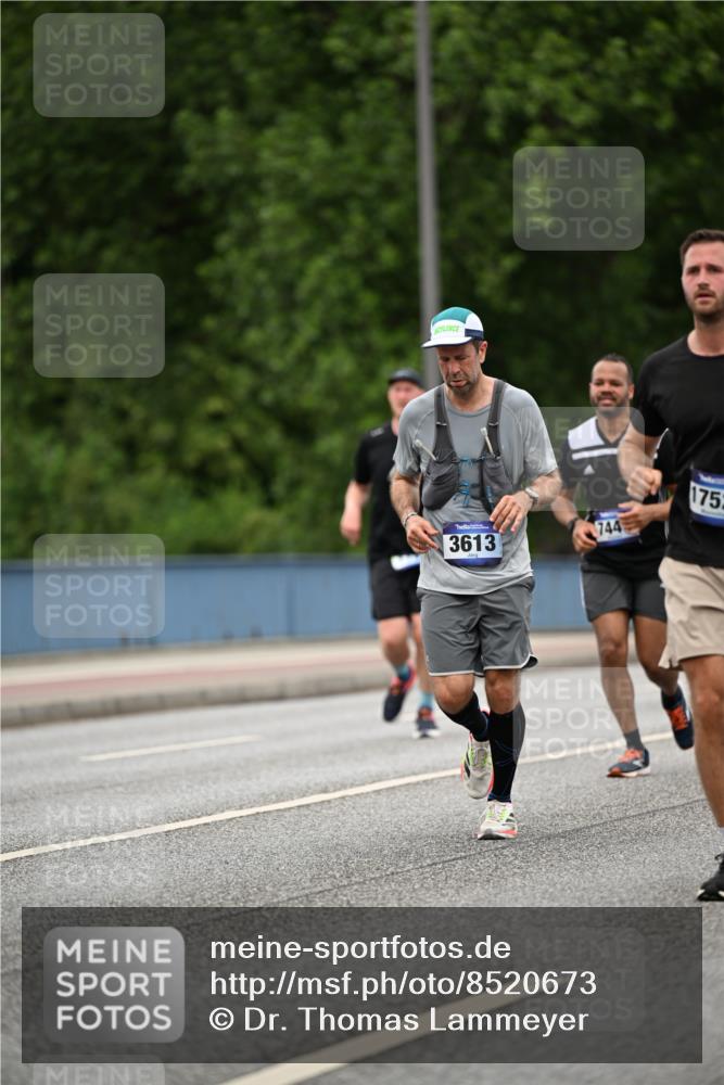29.06.2025 - hella hamburg halbmarathon Dr. Thomas Lammeyer http://msf.ph/oto/8520673 29.06.2025 10:33:57 Kennedybrücke 1192, 1230, 1661, 1869, 2699, 2901, 3613, 4580, 4700, 4982, 5063, 5249, 5322, 6418, 6598, 7449, 8388, 10162, 10641 meine-sportfotos.de