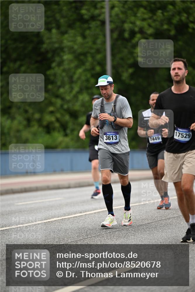 29.06.2025 - hella hamburg halbmarathon Dr. Thomas Lammeyer http://msf.ph/oto/8520678 29.06.2025 10:33:57 Kennedybrücke 1192, 1230, 1661, 1869, 2699, 2901, 3613, 4580, 4700, 4982, 5063, 5249, 5322, 6418, 6598, 7449, 8388, 10162, 10641 meine-sportfotos.de