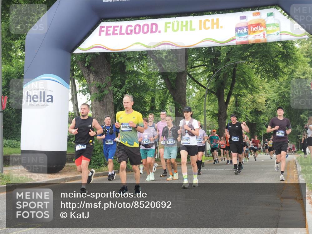 29.06.2025 - hella hamburg halbmarathon KatJ http://msf.ph/oto/8520692 29.06.2025 10:49:46 Zwischen KM18-KM19 1126, 1722, 1724, 4370, 6311, 8469 meine-sportfotos.de