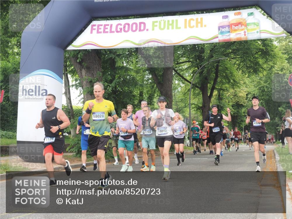 29.06.2025 - hella hamburg halbmarathon KatJ http://msf.ph/oto/8520723 29.06.2025 10:49:46 Zwischen KM18-KM19 1126, 1722, 1724, 4370, 6311, 8469 meine-sportfotos.de