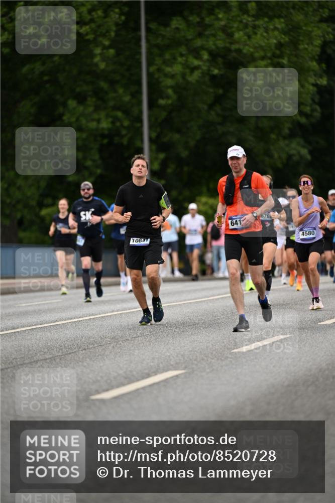 29.06.2025 - hella hamburg halbmarathon Dr. Thomas Lammeyer http://msf.ph/oto/8520728 29.06.2025 10:33:59 Kennedybrücke 1192, 1230, 1661, 1869, 2901, 3613, 4575, 4580, 4700, 4982, 5063, 5322, 6418, 6598, 7449, 8388, 10162, 10641, 10880 meine-sportfotos.de