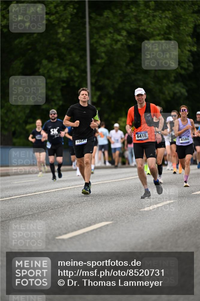 29.06.2025 - hella hamburg halbmarathon Dr. Thomas Lammeyer http://msf.ph/oto/8520731 29.06.2025 10:33:59 Kennedybrücke 1192, 1230, 1661, 1869, 2901, 3613, 4575, 4580, 4700, 4982, 5063, 5322, 6418, 6598, 7449, 8388, 10162, 10641, 10880 meine-sportfotos.de