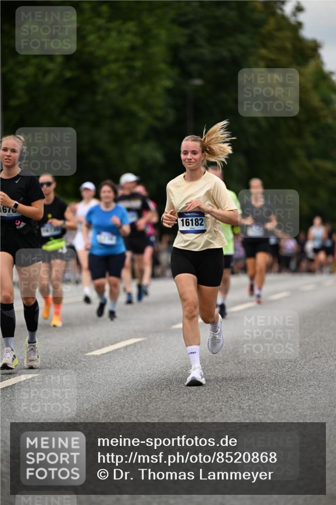 29.06.2025 - hella hamburg halbmarathon Dr. Thomas Lammeyer http://msf.ph/oto/8520868 29.06.2025 10:34:04 Kennedybrücke 1063, 1192, 1230, 1661, 1869, 2901, 3613, 4575, 4580, 4982, 5322, 6418, 6598, 7449, 8048, 8388, 10162, 10641, 10880 meine-sportfotos.de
