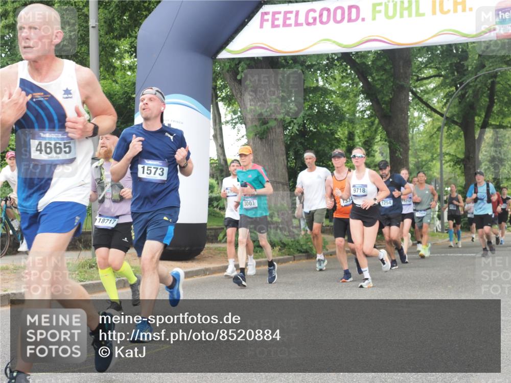 29.06.2025 - hella hamburg halbmarathon KatJ http://msf.ph/oto/8520884 29.06.2025 10:49:52 Zwischen KM18-KM19 1126, 1254, 1334, 1573, 1722, 1724, 1881, 3001, 4370, 4665, 5734 meine-sportfotos.de