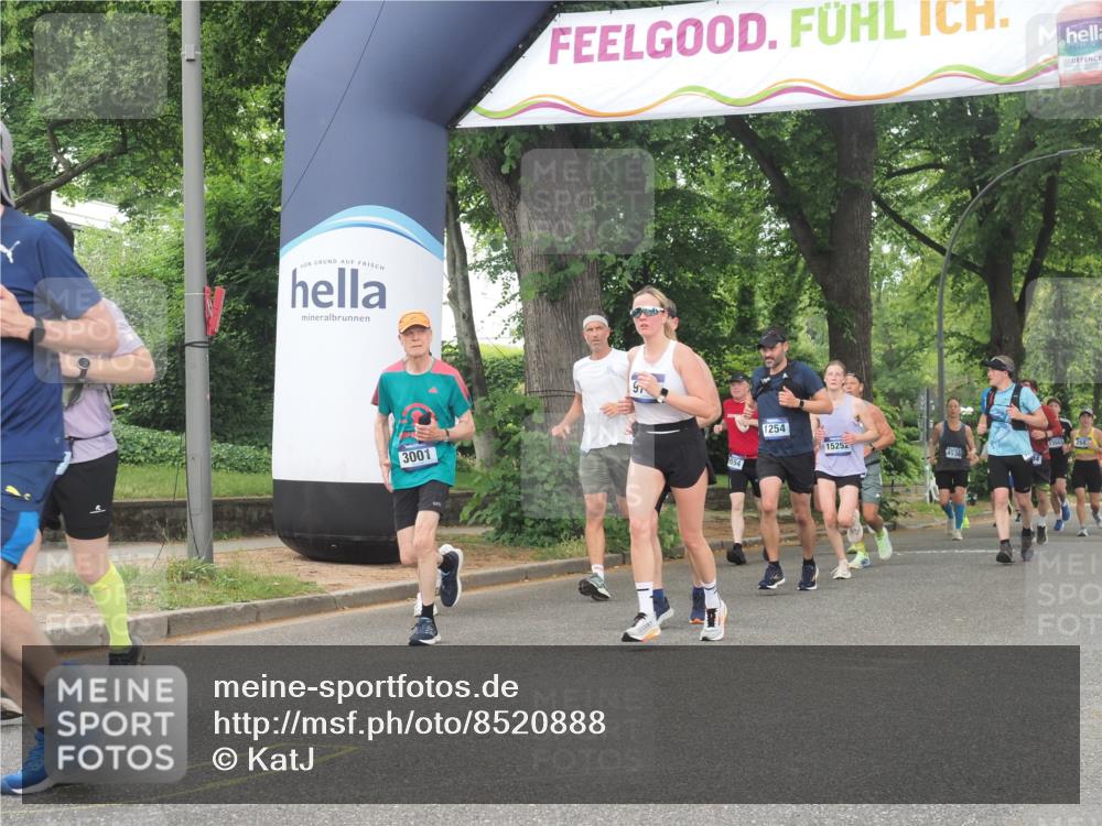 29.06.2025 - hella hamburg halbmarathon KatJ http://msf.ph/oto/8520888 29.06.2025 10:49:52 Zwischen KM18-KM19 1126, 1254, 1334, 1573, 1722, 1724, 1881, 3001, 4370, 4665, 5734 meine-sportfotos.de