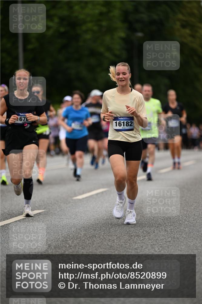 29.06.2025 - hella hamburg halbmarathon Dr. Thomas Lammeyer http://msf.ph/oto/8520899 29.06.2025 10:34:05 Kennedybrücke 1063, 1192, 1230, 1661, 1869, 2901, 3573, 3613, 4575, 4580, 4982, 5322, 6418, 6598, 7449, 8048, 10162, 10641, 10880 meine-sportfotos.de