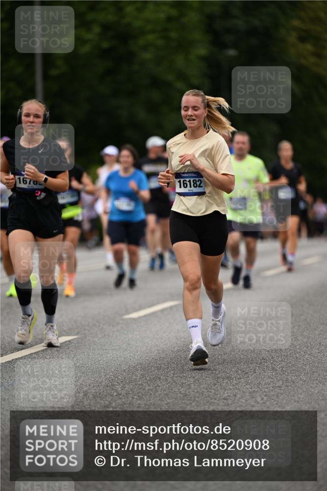 29.06.2025 - hella hamburg halbmarathon Dr. Thomas Lammeyer http://msf.ph/oto/8520908 29.06.2025 10:34:05 Kennedybrücke 1063, 1192, 1230, 1661, 1869, 2901, 3573, 3613, 4575, 4580, 4982, 5322, 6418, 6598, 7449, 8048, 10162, 10641, 10880 meine-sportfotos.de