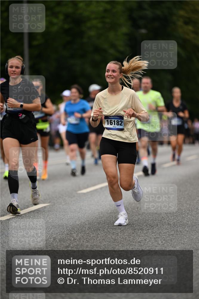 29.06.2025 - hella hamburg halbmarathon Dr. Thomas Lammeyer http://msf.ph/oto/8520911 29.06.2025 10:34:05 Kennedybrücke 1063, 1192, 1230, 1661, 1869, 2901, 3573, 3613, 4575, 4580, 4982, 5322, 6418, 6598, 7449, 8048, 10162, 10641, 10880 meine-sportfotos.de