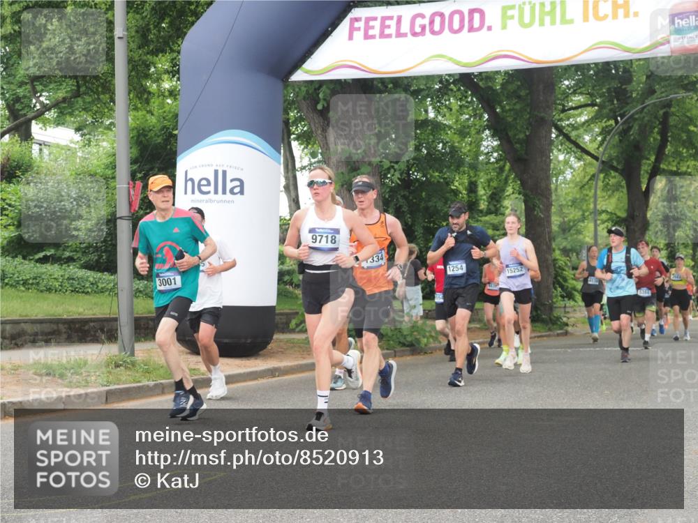 29.06.2025 - hella hamburg halbmarathon KatJ http://msf.ph/oto/8520913 29.06.2025 10:49:53 Zwischen KM18-KM19 1126, 1254, 1334, 1573, 1722, 1724, 1881, 3001, 4370, 4665, 5734 meine-sportfotos.de