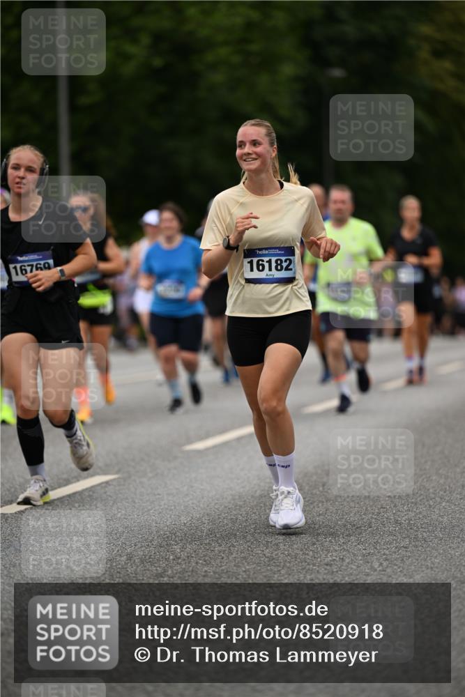 29.06.2025 - hella hamburg halbmarathon Dr. Thomas Lammeyer http://msf.ph/oto/8520918 29.06.2025 10:34:05 Kennedybrücke 1063, 1192, 1230, 1661, 1869, 2901, 3573, 3613, 4575, 4580, 4982, 5322, 6418, 6598, 7449, 8048, 10162, 10641, 10880 meine-sportfotos.de