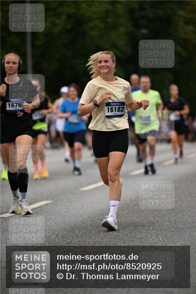 29.06.2025 - hella hamburg halbmarathon Dr. Thomas Lammeyer http://msf.ph/oto/8520925 29.06.2025 10:34:05 Kennedybrücke 1063, 1192, 1230, 1661, 1869, 2901, 3573, 3613, 4575, 4580, 4982, 5322, 6418, 6598, 7449, 8048, 10162, 10641, 10880 meine-sportfotos.de