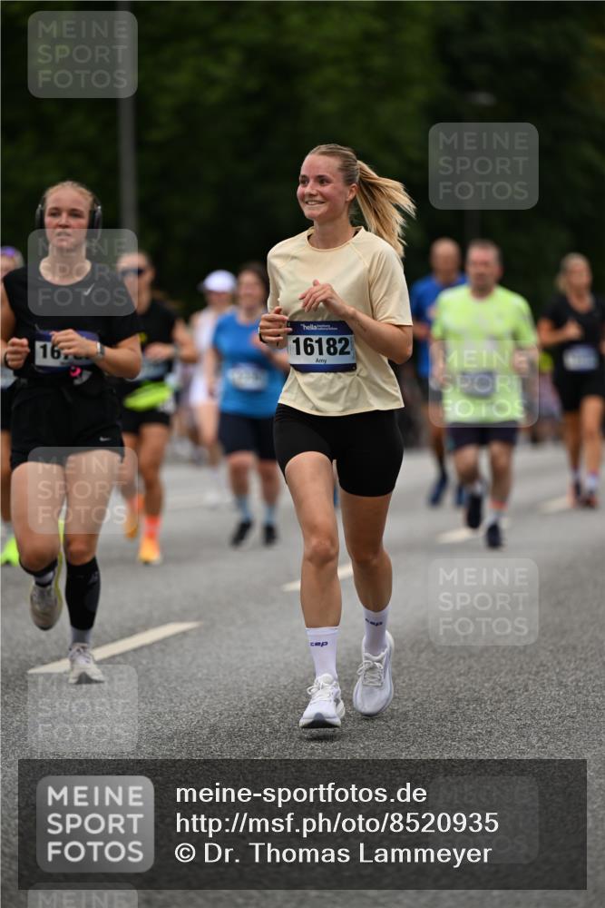 29.06.2025 - hella hamburg halbmarathon Dr. Thomas Lammeyer http://msf.ph/oto/8520935 29.06.2025 10:34:06 Kennedybrücke 1063, 1192, 1230, 1661, 2901, 3573, 3613, 4575, 4580, 4982, 5322, 6418, 6598, 7449, 8048, 10162, 10641, 10880 meine-sportfotos.de