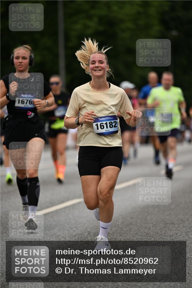 29.06.2025 - hella hamburg halbmarathon Dr. Thomas Lammeyer http://msf.ph/oto/8520962 29.06.2025 10:34:06 Kennedybrücke 1063, 1192, 1230, 1661, 2901, 3573, 3613, 4575, 4580, 4982, 5322, 6418, 6598, 7449, 8048, 10162, 10641, 10880 meine-sportfotos.de