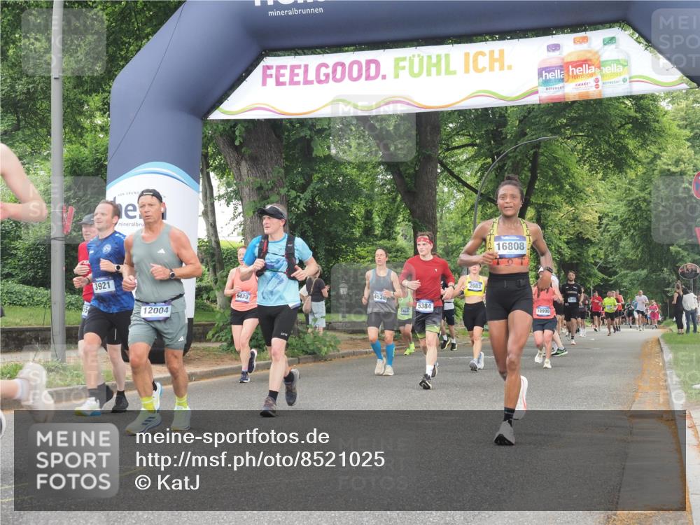 29.06.2025 - hella hamburg halbmarathon KatJ http://msf.ph/oto/8521025 29.06.2025 10:49:55 Zwischen KM18-KM19 1254, 1334, 1573, 1881, 3001, 3921, 4538, 4665, 5384, 5734 meine-sportfotos.de