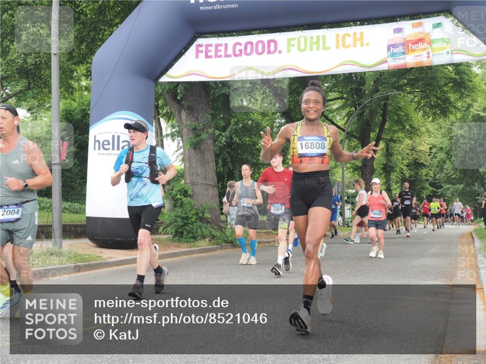 29.06.2025 - hella hamburg halbmarathon KatJ http://msf.ph/oto/8521046 29.06.2025 10:49:56 Zwischen KM18-KM19 1254, 1334, 1573, 1881, 2683, 3001, 3921, 4538, 4665, 5384 meine-sportfotos.de