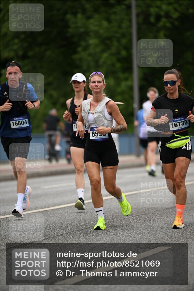 29.06.2025 - hella hamburg halbmarathon Dr. Thomas Lammeyer http://msf.ph/oto/8521069 29.06.2025 10:34:09 Kennedybrücke 1063, 1192, 1230, 1661, 2901, 3524, 3573, 3613, 4575, 4580, 6418, 6598, 7449, 8048, 10641, 10880 meine-sportfotos.de