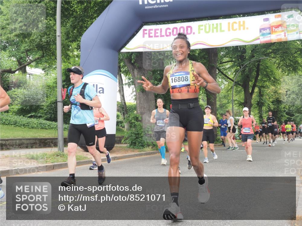 29.06.2025 - hella hamburg halbmarathon KatJ http://msf.ph/oto/8521071 29.06.2025 10:49:56 Zwischen KM18-KM19 1254, 1334, 1573, 1881, 2683, 3001, 3921, 4538, 4665, 5384 meine-sportfotos.de