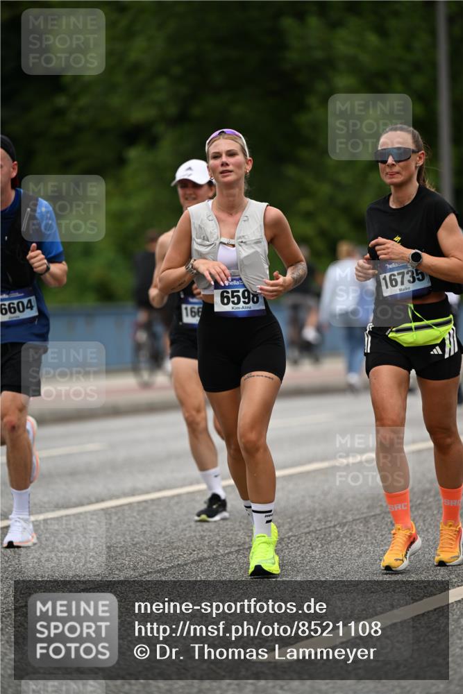 29.06.2025 - hella hamburg halbmarathon Dr. Thomas Lammeyer http://msf.ph/oto/8521108 29.06.2025 10:34:10 Kennedybrücke 1063, 1192, 1230, 1661, 2901, 3524, 3573, 3613, 4198, 4575, 4580, 4819, 6418, 6598, 7449, 8048, 10641, 10880 meine-sportfotos.de