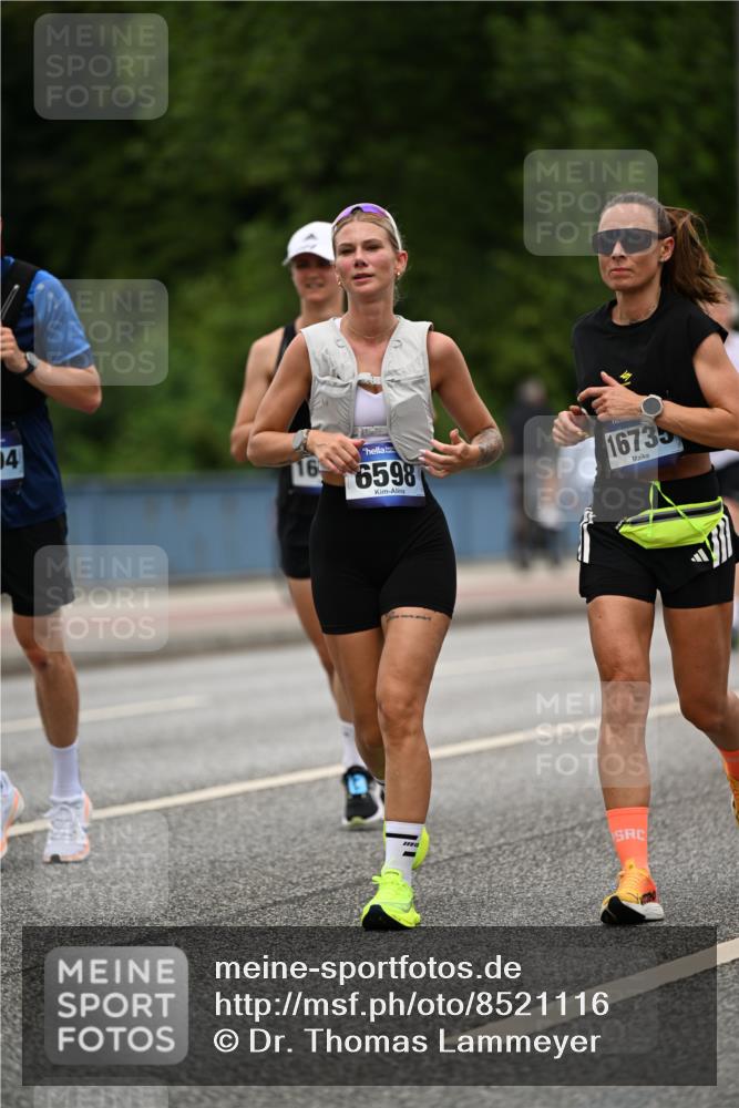 29.06.2025 - hella hamburg halbmarathon Dr. Thomas Lammeyer http://msf.ph/oto/8521116 29.06.2025 10:34:10 Kennedybrücke 1063, 1192, 1230, 1661, 2901, 3524, 3573, 3613, 4198, 4575, 4580, 4819, 6418, 6598, 7449, 8048, 10641, 10880 meine-sportfotos.de