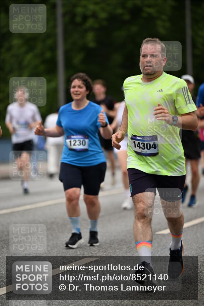 29.06.2025 - hella hamburg halbmarathon Dr. Thomas Lammeyer http://msf.ph/oto/8521140 29.06.2025 10:34:11 Kennedybrücke 1063, 1192, 1230, 1661, 2901, 3524, 3573, 3613, 4198, 4575, 4580, 4819, 6418, 6598, 7449, 8048, 10641, 10880 meine-sportfotos.de