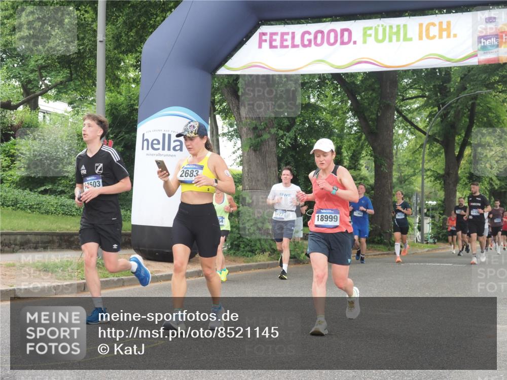 29.06.2025 - hella hamburg halbmarathon KatJ http://msf.ph/oto/8521145 29.06.2025 10:49:59 Zwischen KM18-KM19 1254, 1464, 2683, 3921, 4538, 5384 meine-sportfotos.de