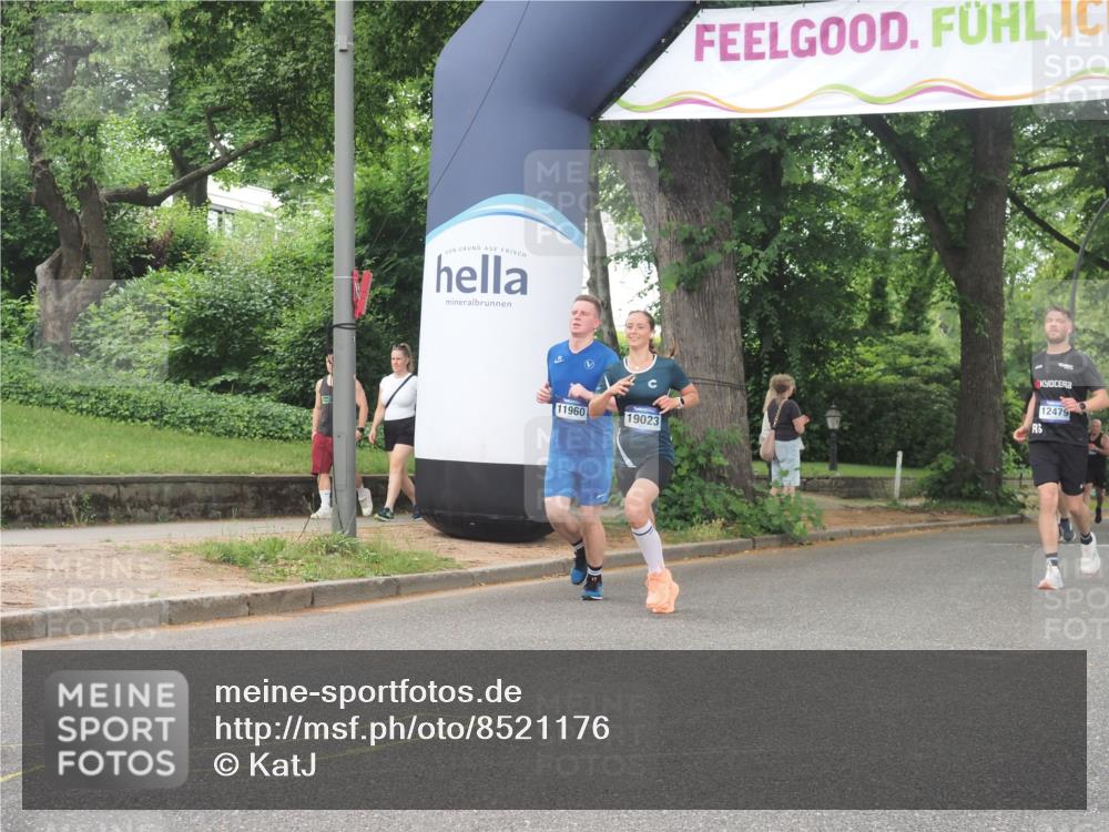 29.06.2025 - hella hamburg halbmarathon KatJ http://msf.ph/oto/8521176 29.06.2025 10:50:02 Zwischen KM18-KM19 1427, 1464, 2683, 3921, 4538, 5384 meine-sportfotos.de