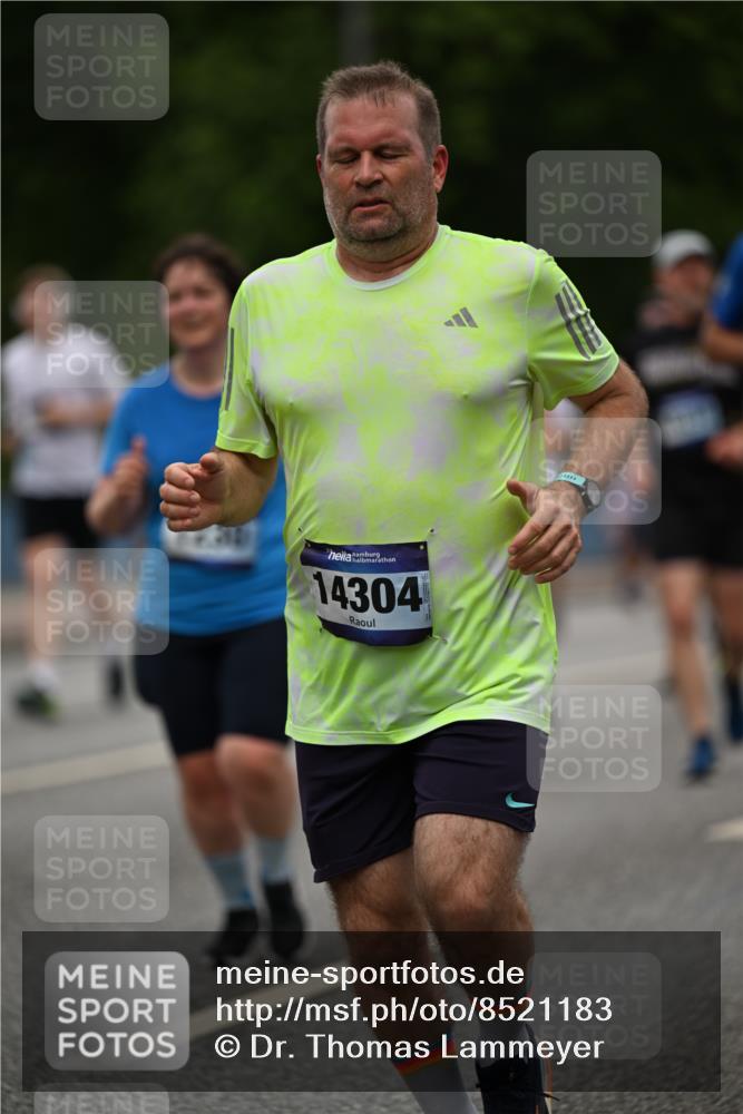 29.06.2025 - hella hamburg halbmarathon Dr. Thomas Lammeyer http://msf.ph/oto/8521183 29.06.2025 10:34:12 Kennedybrücke 1063, 1192, 1230, 1661, 2901, 3524, 3573, 3613, 4198, 4575, 4580, 4819, 6418, 6598, 7449, 8048, 10641, 10880 meine-sportfotos.de
