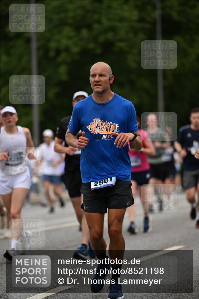 29.06.2025 - hella hamburg halbmarathon Dr. Thomas Lammeyer http://msf.ph/oto/8521198 29.06.2025 10:34:13 Kennedybrücke 1063, 1192, 1230, 1661, 2901, 3524, 3573, 4198, 4575, 4580, 4819, 6418, 6598, 6626, 7449, 8048, 10641, 10880 meine-sportfotos.de