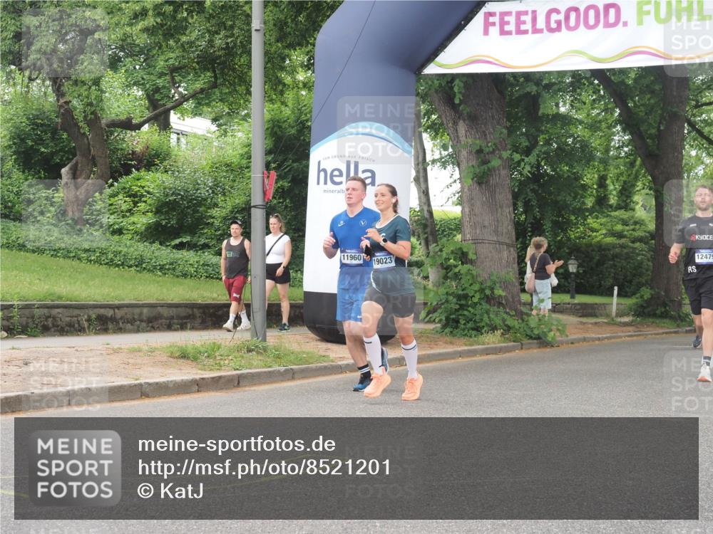 29.06.2025 - hella hamburg halbmarathon KatJ http://msf.ph/oto/8521201 29.06.2025 10:50:02 Zwischen KM18-KM19 1427, 1464, 2683, 3921, 4538, 5384 meine-sportfotos.de