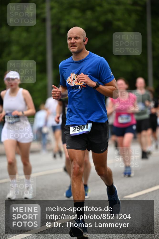 29.06.2025 - hella hamburg halbmarathon Dr. Thomas Lammeyer http://msf.ph/oto/8521204 29.06.2025 10:34:13 Kennedybrücke 1063, 1192, 1230, 1661, 2901, 3524, 3573, 4198, 4575, 4580, 4819, 6418, 6598, 6626, 7449, 8048, 10641, 10880 meine-sportfotos.de
