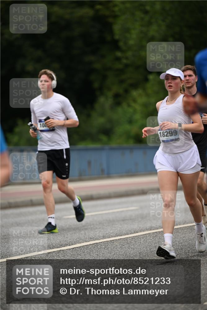 29.06.2025 - hella hamburg halbmarathon Dr. Thomas Lammeyer http://msf.ph/oto/8521233 29.06.2025 10:34:14 Kennedybrücke 1063, 1192, 1230, 1661, 2901, 3524, 3573, 4198, 4575, 4580, 4819, 6418, 6598, 6626, 7449, 8048, 10322, 10641, 10880 meine-sportfotos.de