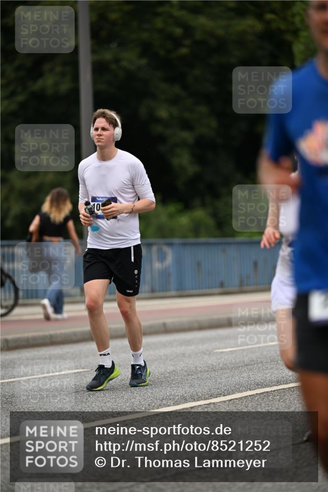29.06.2025 - hella hamburg halbmarathon Dr. Thomas Lammeyer http://msf.ph/oto/8521252 29.06.2025 10:34:14 Kennedybrücke 1063, 1192, 1230, 1661, 2901, 3524, 3573, 4198, 4575, 4580, 4819, 6418, 6598, 6626, 7449, 8048, 10322, 10641, 10880 meine-sportfotos.de