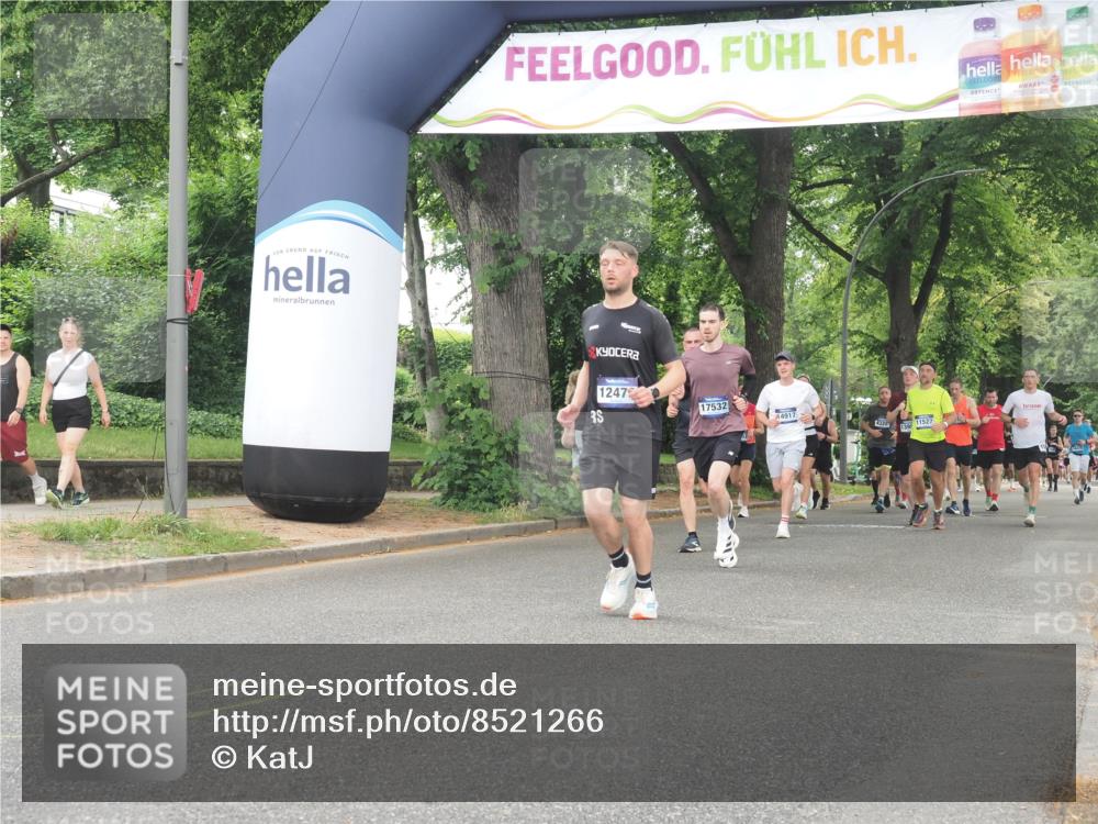 29.06.2025 - hella hamburg halbmarathon KatJ http://msf.ph/oto/8521266 29.06.2025 10:50:04 Zwischen KM18-KM19 1427, 1464, 2683, 7243 meine-sportfotos.de