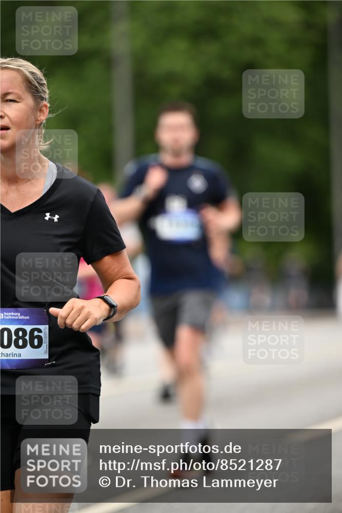 29.06.2025 - hella hamburg halbmarathon Dr. Thomas Lammeyer http://msf.ph/oto/8521287 29.06.2025 10:34:16 Kennedybrücke 1063, 1192, 1230, 1661, 2901, 3524, 3573, 4198, 4575, 4580, 4819, 6418, 6598, 6626, 7449, 8048, 10322, 10641, 10880 meine-sportfotos.de