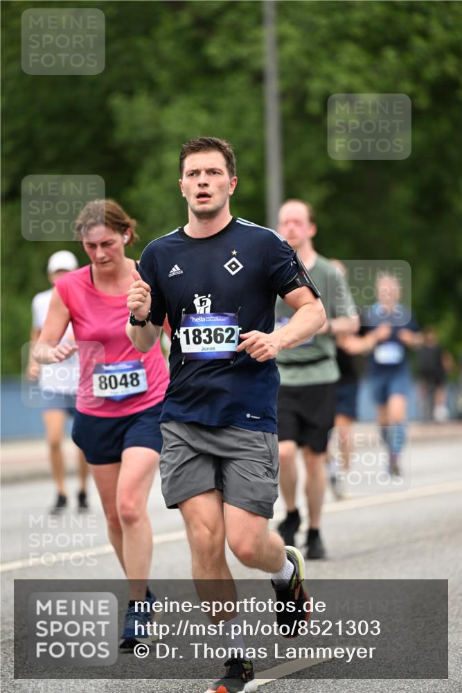29.06.2025 - hella hamburg halbmarathon Dr. Thomas Lammeyer http://msf.ph/oto/8521303 29.06.2025 10:34:17 Kennedybrücke 1063, 1192, 1230, 1661, 2901, 3524, 3573, 4198, 4575, 4580, 4819, 6418, 6598, 6626, 8048, 10322, 10641, 10880 meine-sportfotos.de