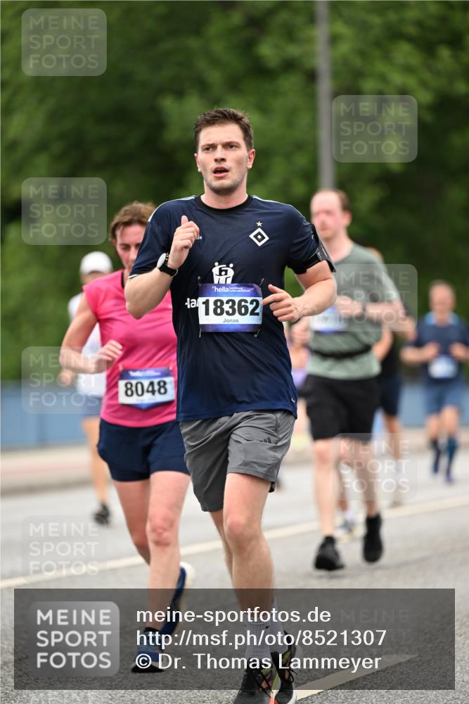 29.06.2025 - hella hamburg halbmarathon Dr. Thomas Lammeyer http://msf.ph/oto/8521307 29.06.2025 10:34:17 Kennedybrücke 1063, 1192, 1230, 1661, 2901, 3524, 3573, 4198, 4575, 4580, 4819, 6418, 6598, 6626, 8048, 10322, 10641, 10880 meine-sportfotos.de