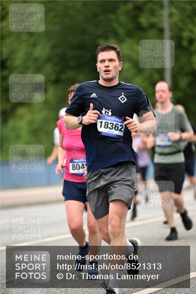 29.06.2025 - hella hamburg halbmarathon Dr. Thomas Lammeyer http://msf.ph/oto/8521313 29.06.2025 10:34:17 Kennedybrücke 1063, 1192, 1230, 1661, 2901, 3524, 3573, 4198, 4575, 4580, 4819, 6418, 6598, 6626, 8048, 10322, 10641, 10880 meine-sportfotos.de