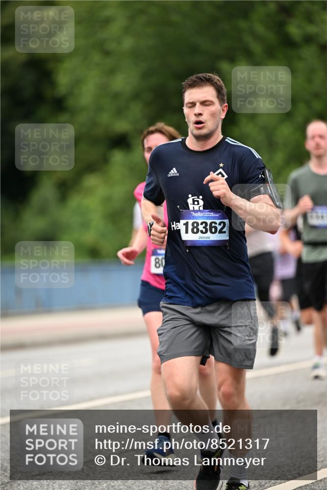 29.06.2025 - hella hamburg halbmarathon Dr. Thomas Lammeyer http://msf.ph/oto/8521317 29.06.2025 10:34:17 Kennedybrücke 1063, 1192, 1230, 1661, 2901, 3524, 3573, 4198, 4575, 4580, 4819, 6418, 6598, 6626, 8048, 10322, 10641, 10880 meine-sportfotos.de