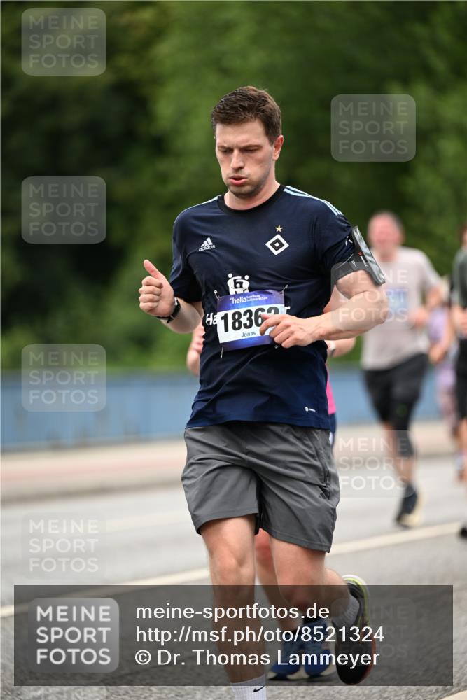 29.06.2025 - hella hamburg halbmarathon Dr. Thomas Lammeyer http://msf.ph/oto/8521324 29.06.2025 10:34:17 Kennedybrücke 1063, 1192, 1230, 1661, 2901, 3524, 3573, 4198, 4575, 4580, 4819, 6418, 6598, 6626, 8048, 10322, 10641, 10880 meine-sportfotos.de