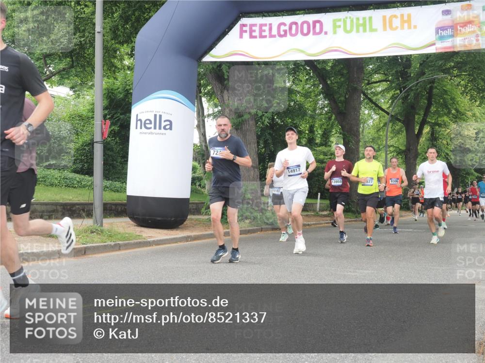 29.06.2025 - hella hamburg halbmarathon KatJ http://msf.ph/oto/8521337 29.06.2025 10:50:06 Zwischen KM18-KM19 1427, 7243 meine-sportfotos.de