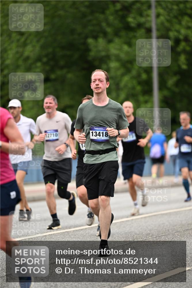 29.06.2025 - hella hamburg halbmarathon Dr. Thomas Lammeyer http://msf.ph/oto/8521344 29.06.2025 10:34:18 Kennedybrücke 1063, 1230, 1661, 2901, 3524, 3573, 4198, 4575, 4580, 4819, 6418, 6598, 6626, 8048, 10322, 10641, 10880 meine-sportfotos.de