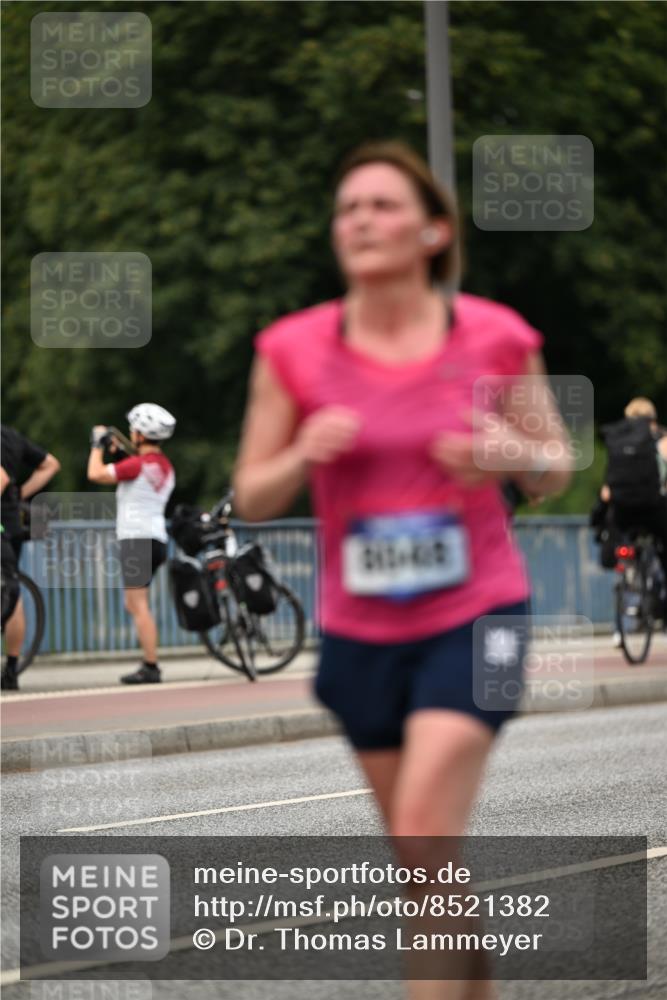 29.06.2025 - hella hamburg halbmarathon Dr. Thomas Lammeyer http://msf.ph/oto/8521382 29.06.2025 10:34:19 Kennedybrücke 1063, 1230, 1661, 2901, 3524, 3573, 4198, 4575, 4580, 4819, 6418, 6598, 6626, 8048, 10322, 10641, 10880 meine-sportfotos.de