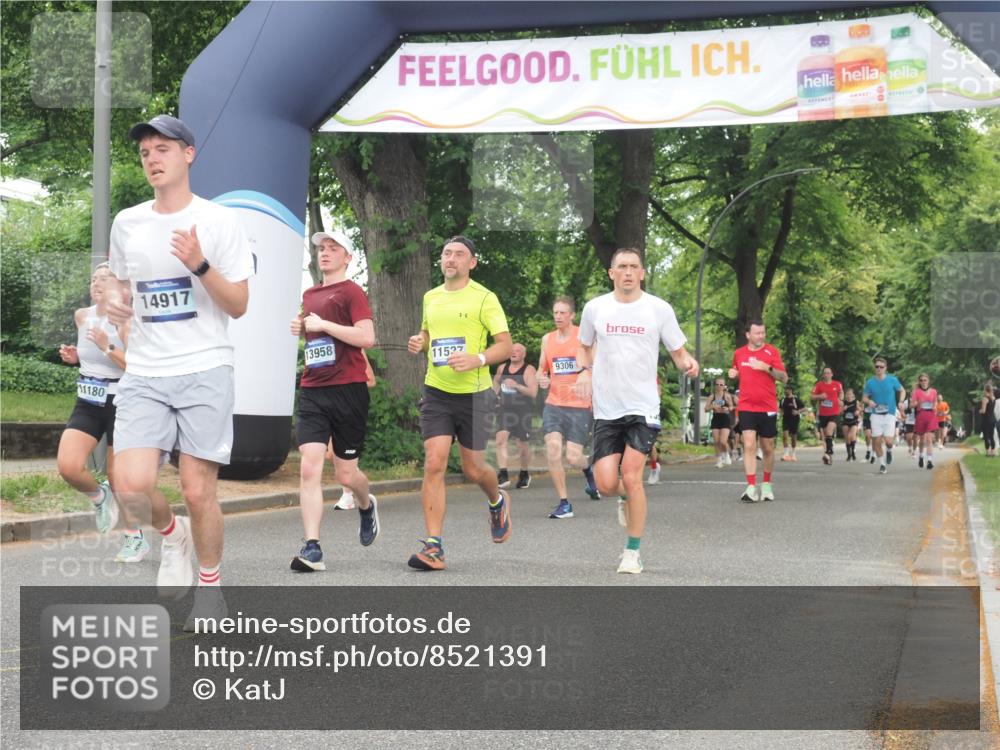29.06.2025 - hella hamburg halbmarathon KatJ http://msf.ph/oto/8521391 29.06.2025 10:50:08 Zwischen KM18-KM19 1427, 7243 meine-sportfotos.de