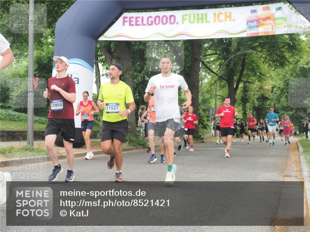 29.06.2025 - hella hamburg halbmarathon KatJ http://msf.ph/oto/8521421 29.06.2025 10:50:08 Zwischen KM18-KM19 1427, 7243 meine-sportfotos.de